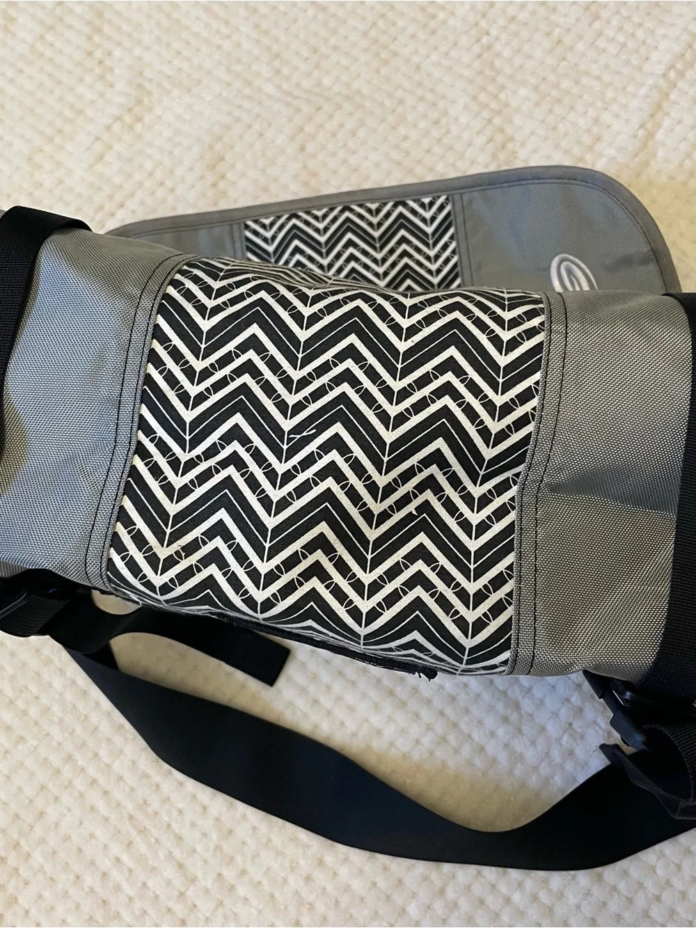Timbuk2 classic messenger